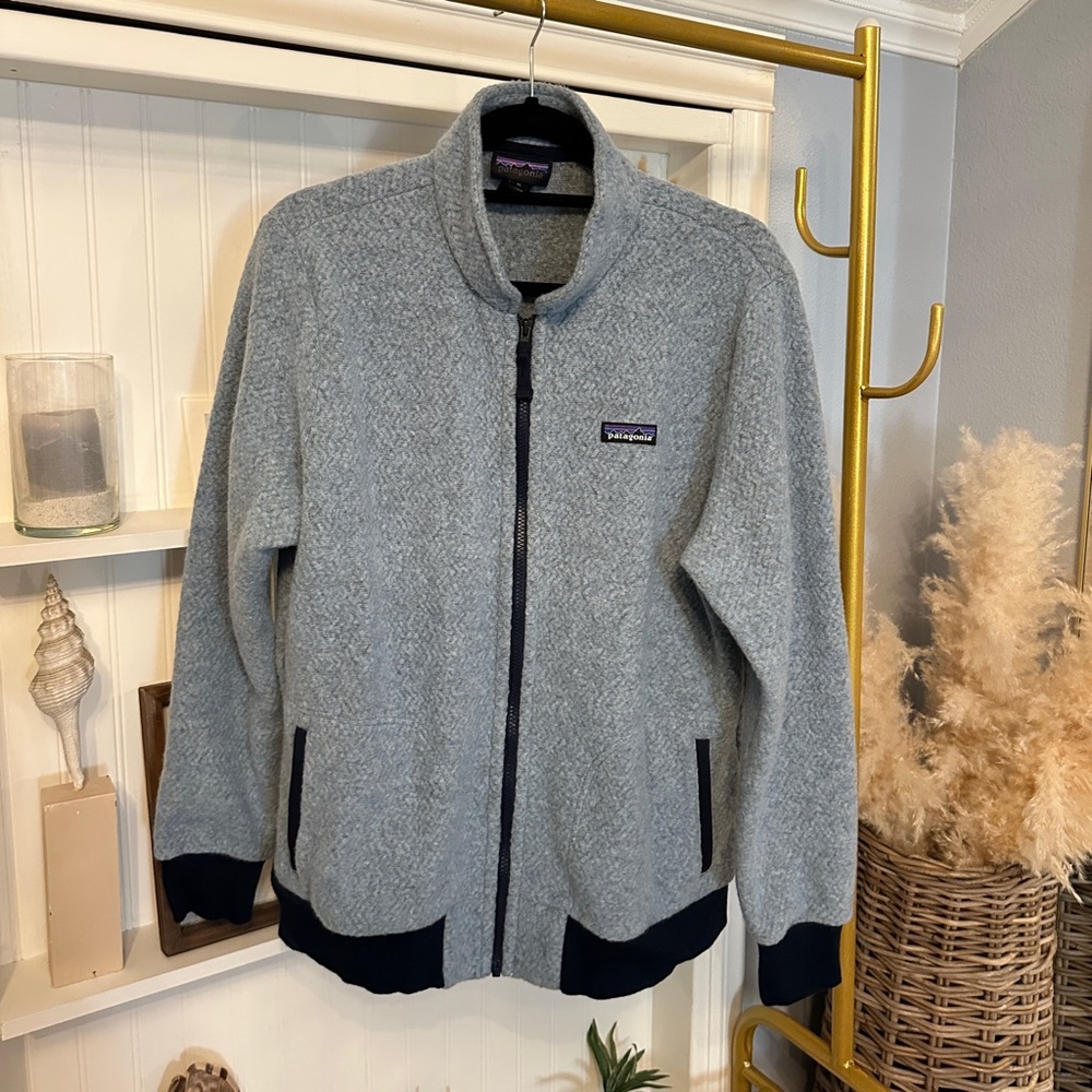 Patagonia bluish gray zip-up sweater fleece jacket